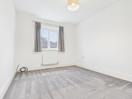 4 bedroom detached house to rent - Photo 4