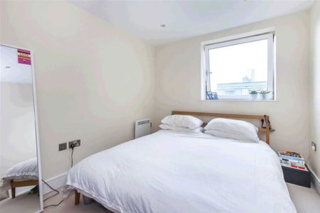 Price £1,950 pcm - Available 05/12/2025 - Furnished - Photo 3