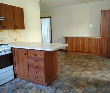 31 Heller Street, Brunswick, VIC 3056 - Photo 4