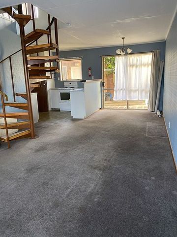 Spacious 4BR Whanganui Haven - Photo 2