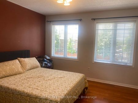 Detached Home For Lease | W9051238 - Photo 4