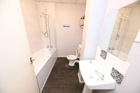 2 bedroom terraced house to rent - Photo 5