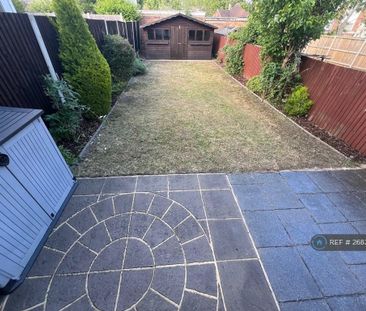 1 bedroom in a house share to rent - Photo 2