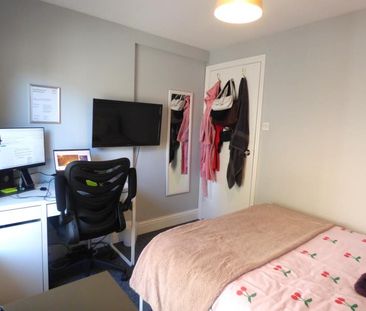 Thornton Avenue - Photo 5