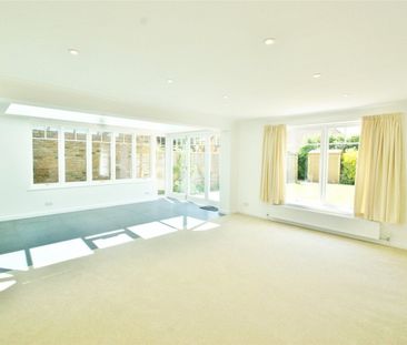 West Common Close, Gerrards Cross, Buckinghamshire,SL9 - Photo 6
