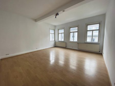 Zentrales Wohnen mit Charme: 4-Zimmer-Altbauwohnung in Coburg inkl. EBK - Photo 3