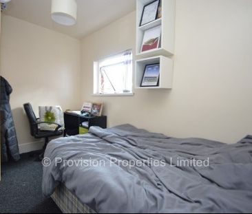 8 Bedroom Student Properties in Hyde Park Leeds - Photo 2