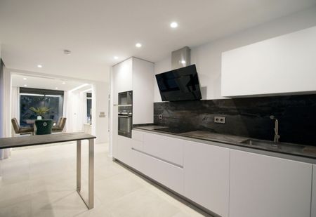 Detached Villa in Nueva Andalucía - Photo 5