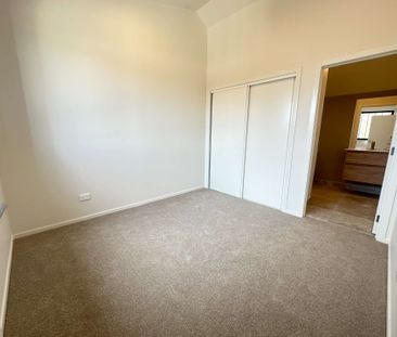 Brand New Three Bedroom - Flexible Lease Terms! - Photo 6