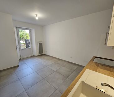Location Appartement 2 pièces 23m² LE BEAUSSET 83330 - Photo 3