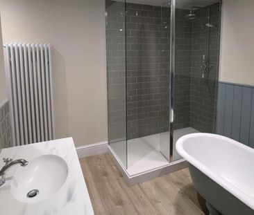 4 bedroom semi-detached house to rent - Photo 5