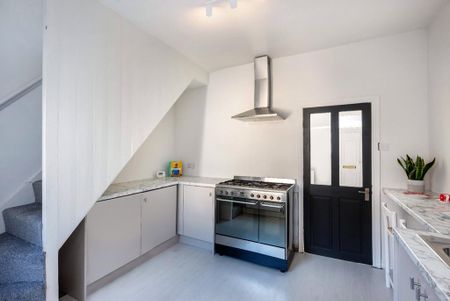 2 bedroom terraced house to rent - Photo 3