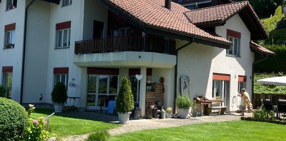 Charmantes 6.5-Zimmer-Doppelhaus in Emmetten mit traumhaftem See- und Bergblick - Photo 2