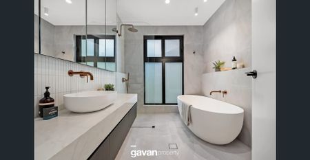 Modern Luxury Living in a Sought-After Hurstville Grove Pocket - Photo 4