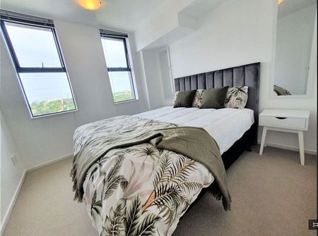 The Statesman - 2brm, C/Park, Storage & Sea Views - Photo 2