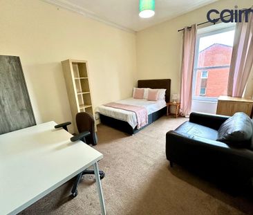 3 bedroom flat to rent - Photo 4