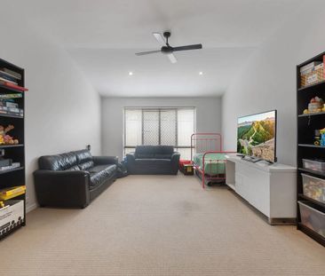 Lowset, low maintenance family home in quiet cul-de-sac - Photo 4