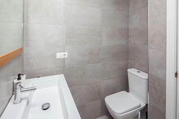 Avinguda del Port, Valencia, Valencian Community 46023 - Photo 1