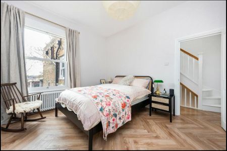 2 Bed Flat, Mount Pleasant Lane, E5 - Photo 3