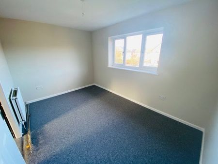 Admiral Close, Cheltenham, GL51 - Photo 3