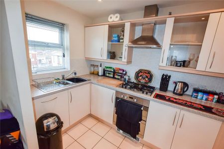 2 bedroom flat to rent - Photo 4