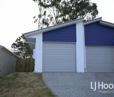 Modern 2 Bedroom Duplex with Air Con in Main Bedroom & Living Area! - Photo 5