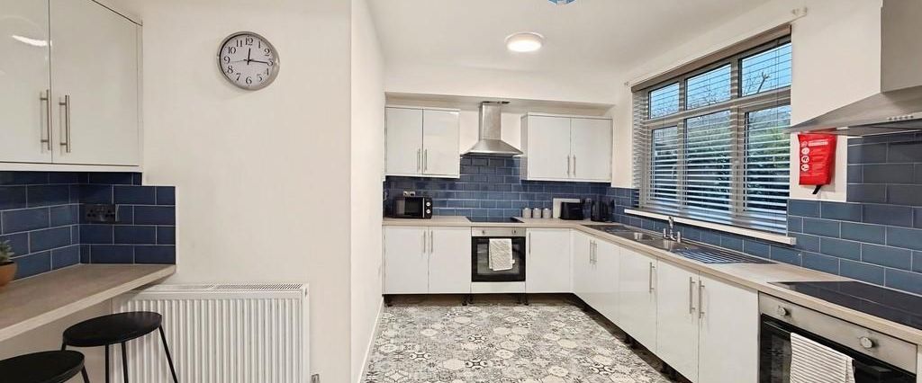 1 bedroom barn conversion to rent - Photo 1