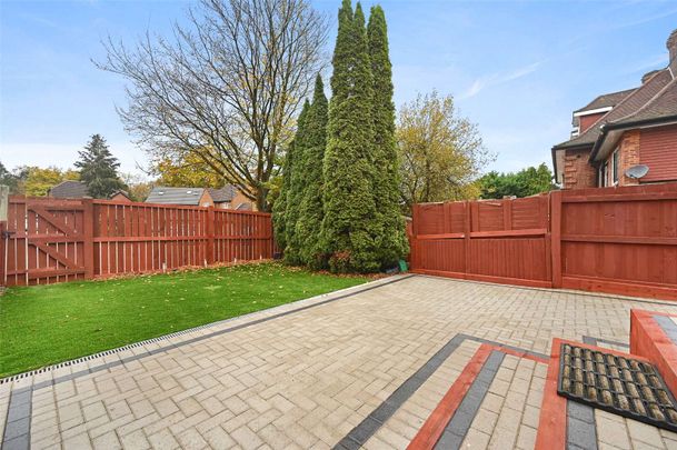 The property, situated in a convenient and popular location has three bedrooms, a reception room split into dining and living areas, a conservatory, study, kitchen and two bath/shower rooms. - Photo 1