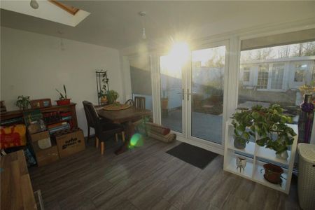 3 bedroom end of terrace house to rent - Photo 5