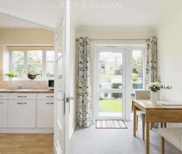 Kingston Avenue, Leatherhead, KT22 - Photo 1