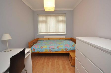 4 bedroom house to rent - Photo 2