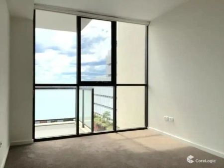 “MODERN AND CONTEMPORARY 1 BEDROOM APARTMENT IN HURSTVILLE CBD” - Photo 2