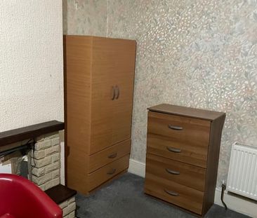 Room in a Shared House, Green Lane, IG3 - Photo 4