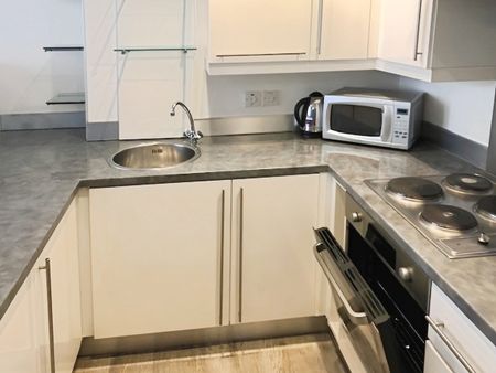 1 bedroom studio apartment to rent - Photo 5