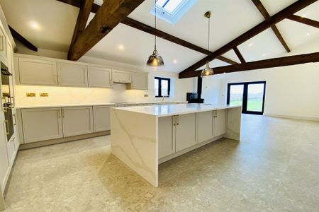 2 bedroom barn conversion to rent - Photo 5