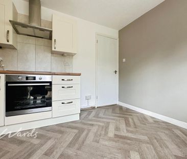 2 bedroom end of terrace house to rent - Photo 1