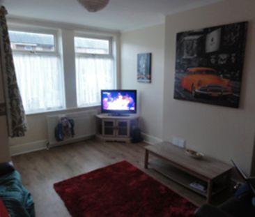 Temple Avenue, Tang Hall - P1643 - Photo 3