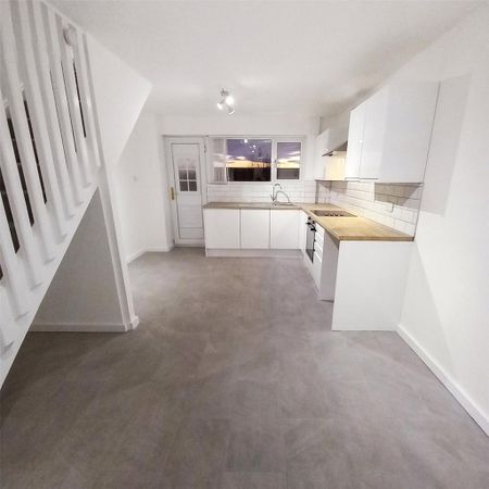3 bedroom terraced house to rent - Photo 3