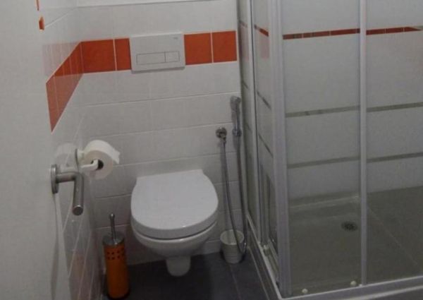 Quarto para estudante alegre e calmo em Lisboa Alvalade