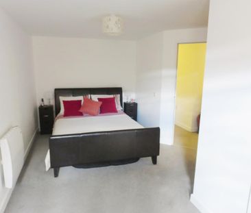 2 bedroom flat to rent - Photo 6
