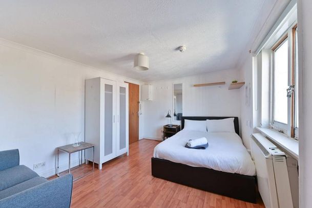 Studio to rent - Photo 1