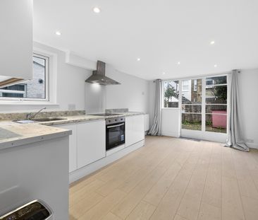 Dorchester Grove, London, W4 2LD - Photo 4