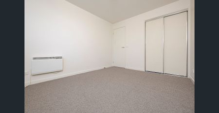 Apartment living with a lifestyle location - Photo 3