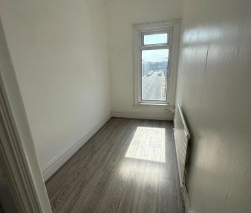 3 bedroom property to rent - Photo 3