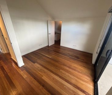 Stylish 3-Bedroom Townhouse in Prime Lalor Location - Photo 6