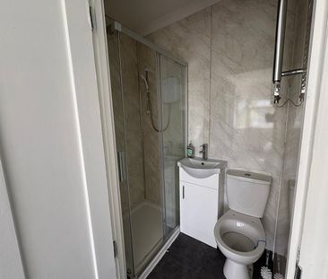 8 Bed Detached House, Wickliffe Gardens, HA9 - Photo 1