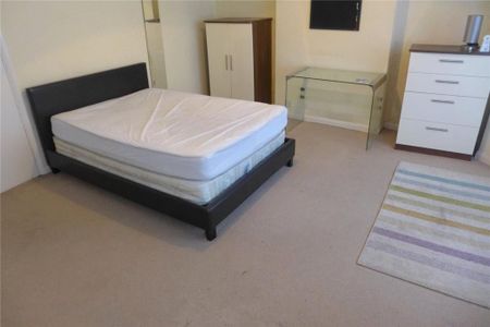 4 Bed Terraced House, Ellys Road, CV1 - Photo 3