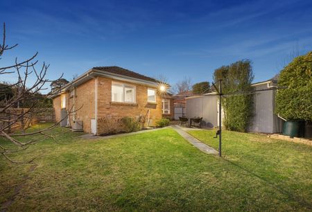 4 White Court, Nunawading - Photo 2