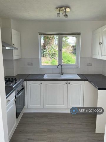 2 bedroom maisonette to rent - Photo 4