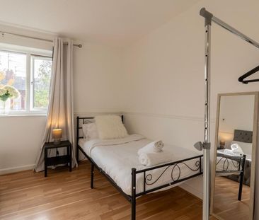 2 Bed Semi-Detached House, Greton Close, M13 - Photo 6